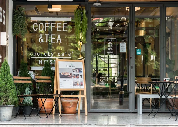 Good One Poshtel & Cafe Bar * 방콕