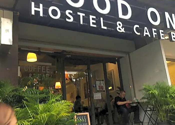 Good One Poshtel & Cafe Bar * 방콕