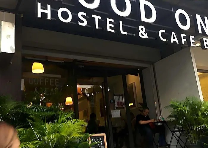 Good One Poshtel & Cafe Bar *