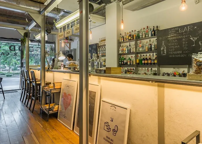 Хостел Good One Poshtel & Cafe Bar Бангкок