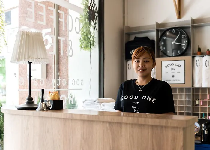 호스텔 Good One Poshtel & Cafe Bar 방콕