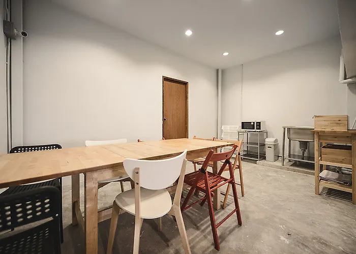 Good One Poshtel & Cafe Bar 방콕