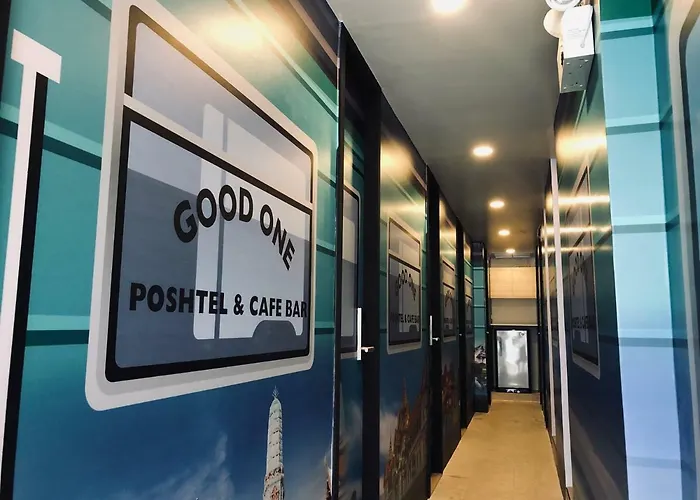 Good One Poshtel & Cafe Bar * Бангкок